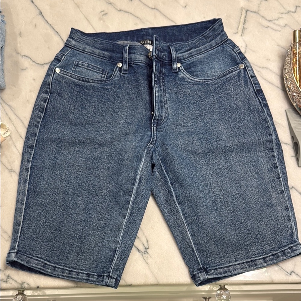 VENUS Classic Blue Denim Jeans